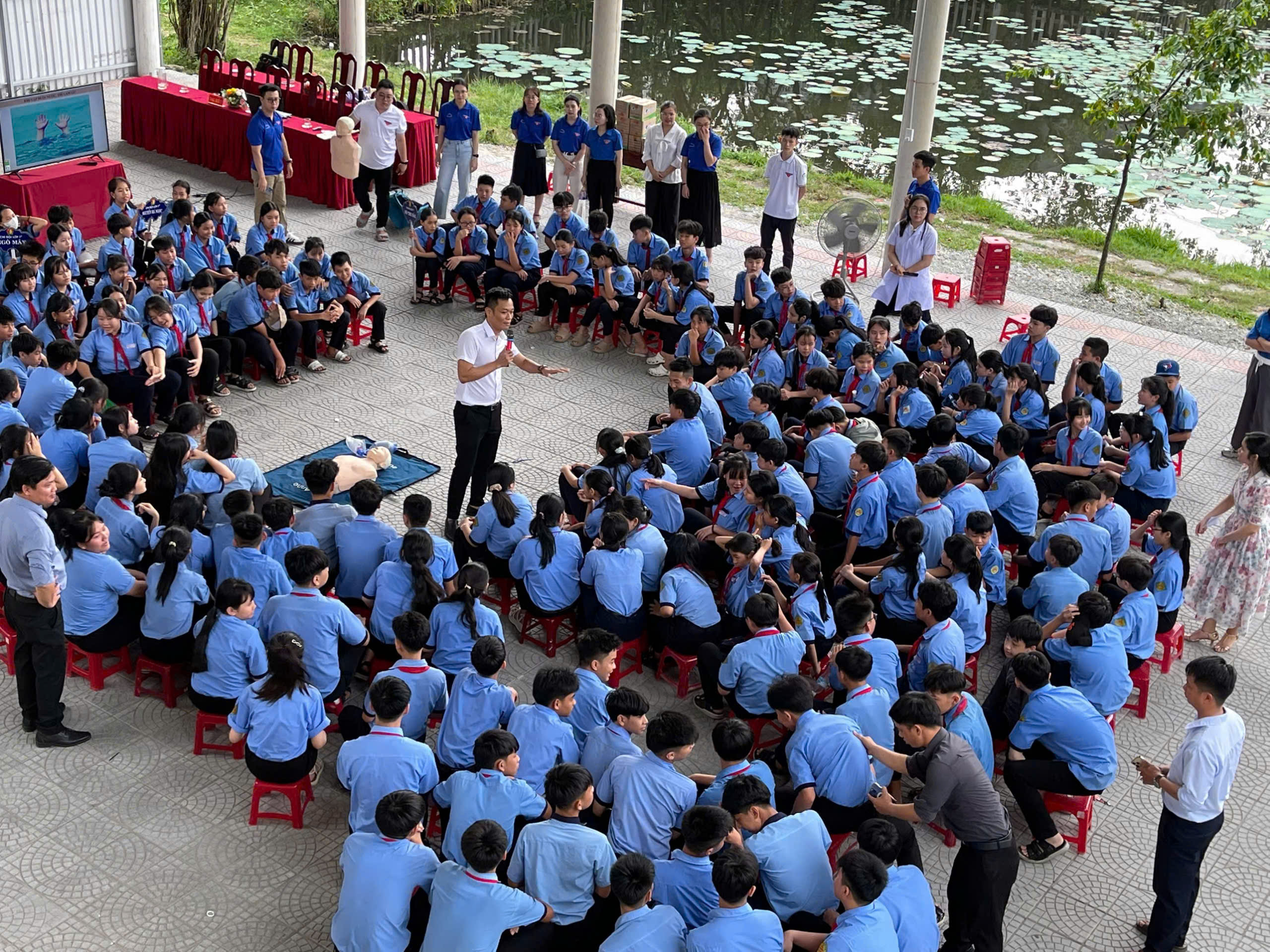 BSCKI. Nguyễn Hoàng Nhân - Giám đốc Trung tâm Vận chuyển 115 hướng dẫn tại lớp tập huấn