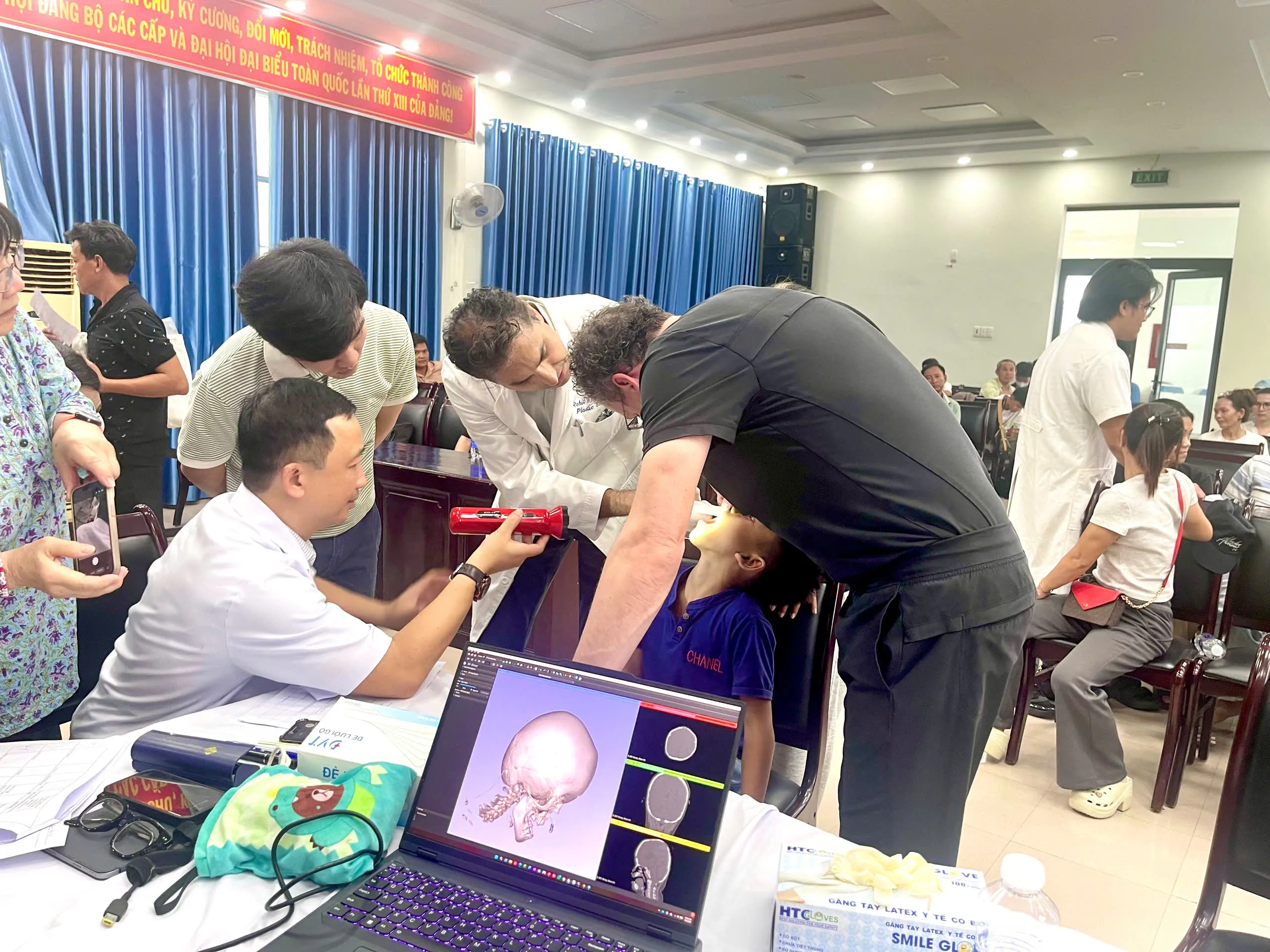 Bệnh viện Răng Hàm Mặt Huế phối hợp triển khai chương trình phẫu thuật dị tật hàm mặt cho bệnh nhân