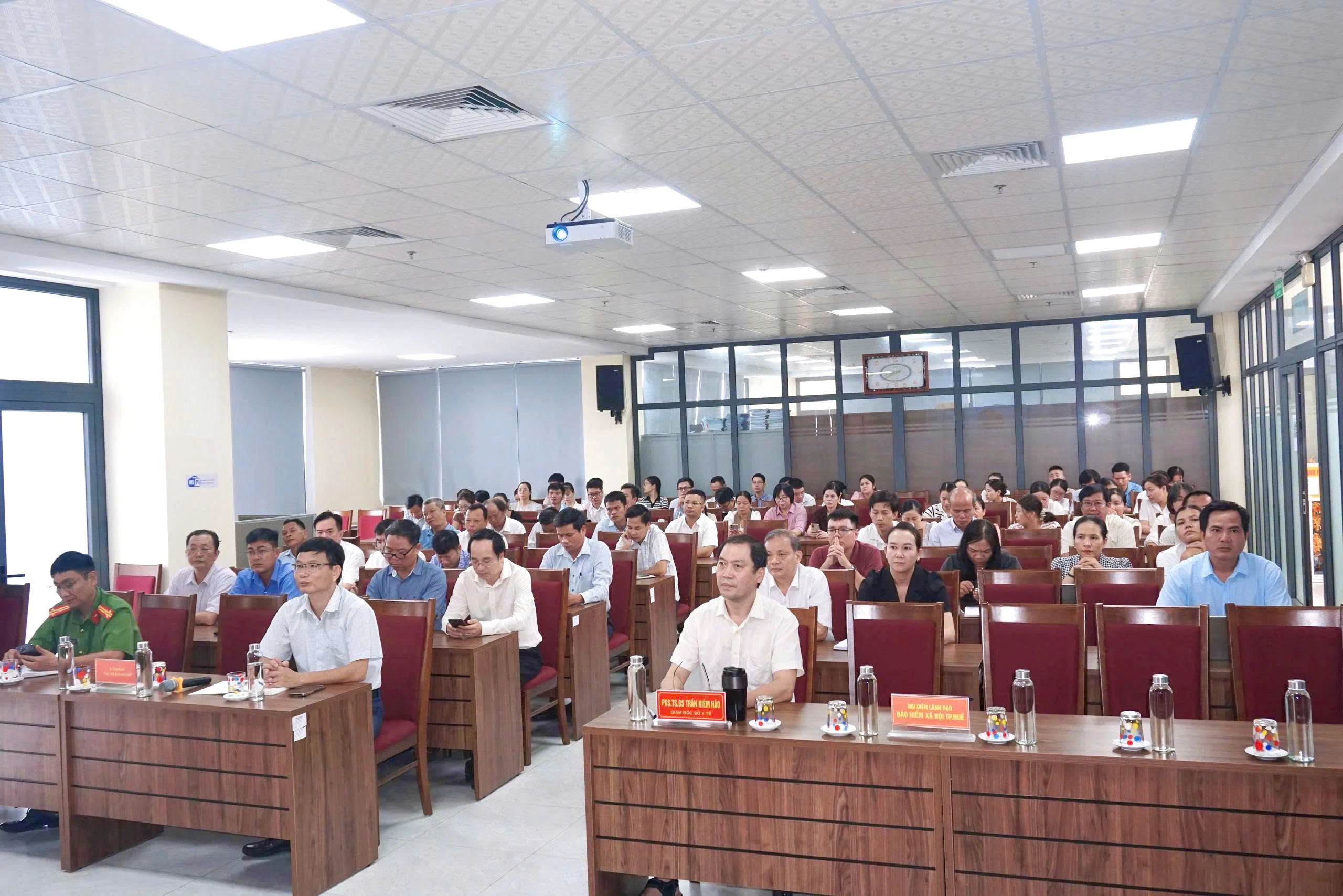 Bộ Y tế triển khai Chiến dịch 90 ngày làm sạch, làm giàu dữ liệu và Chiến dịch 100 ngày cập nhật Sổ sức khỏe điện tử trên VneID.