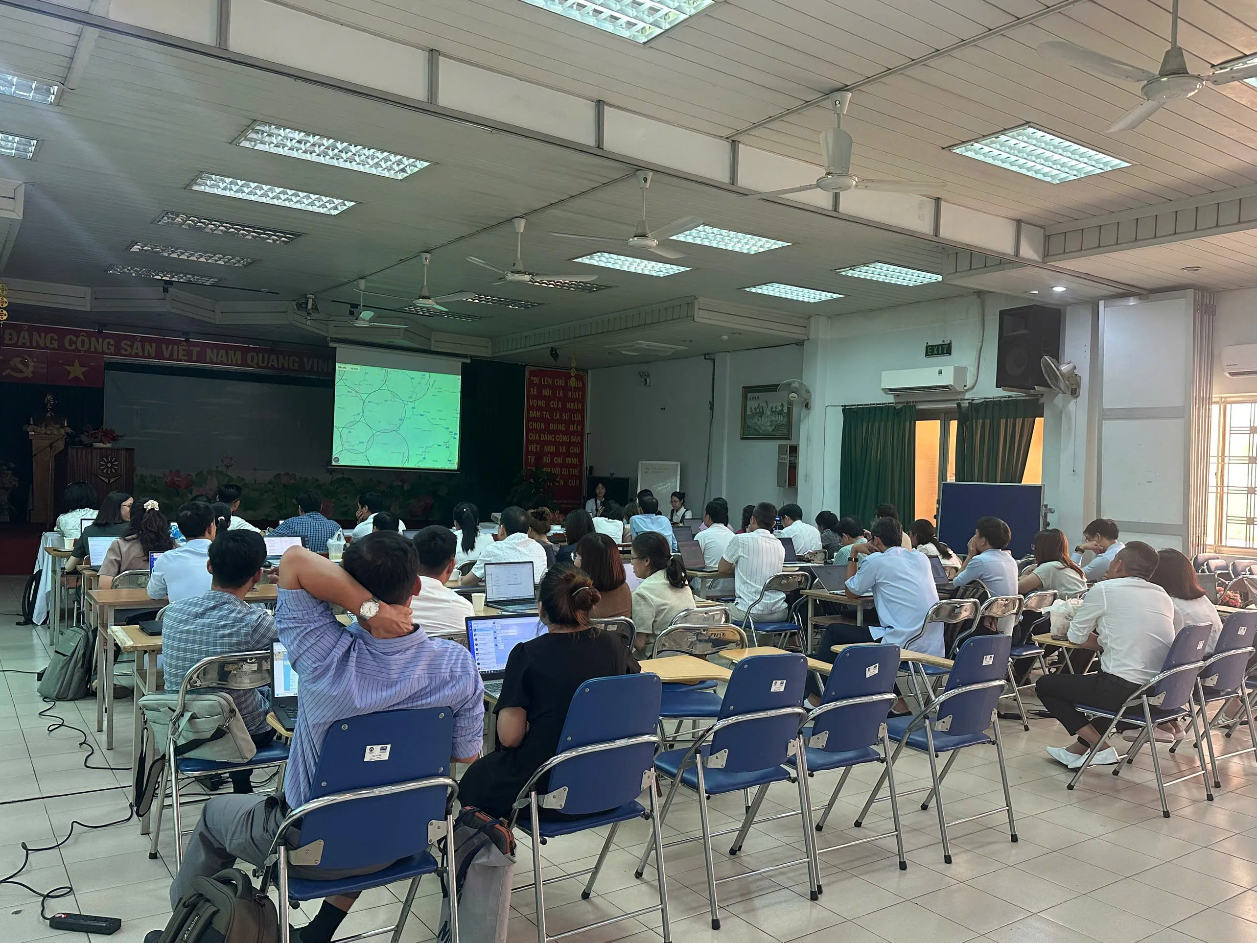 CDC THÀNH PHỐ HUẾ THAM DỰ TẬP HUẤN TRIỂN KHAI ƯỚC TÍNH KÍCH CỠ QUẦN THỂ NGUY CƠ NĂM 2026