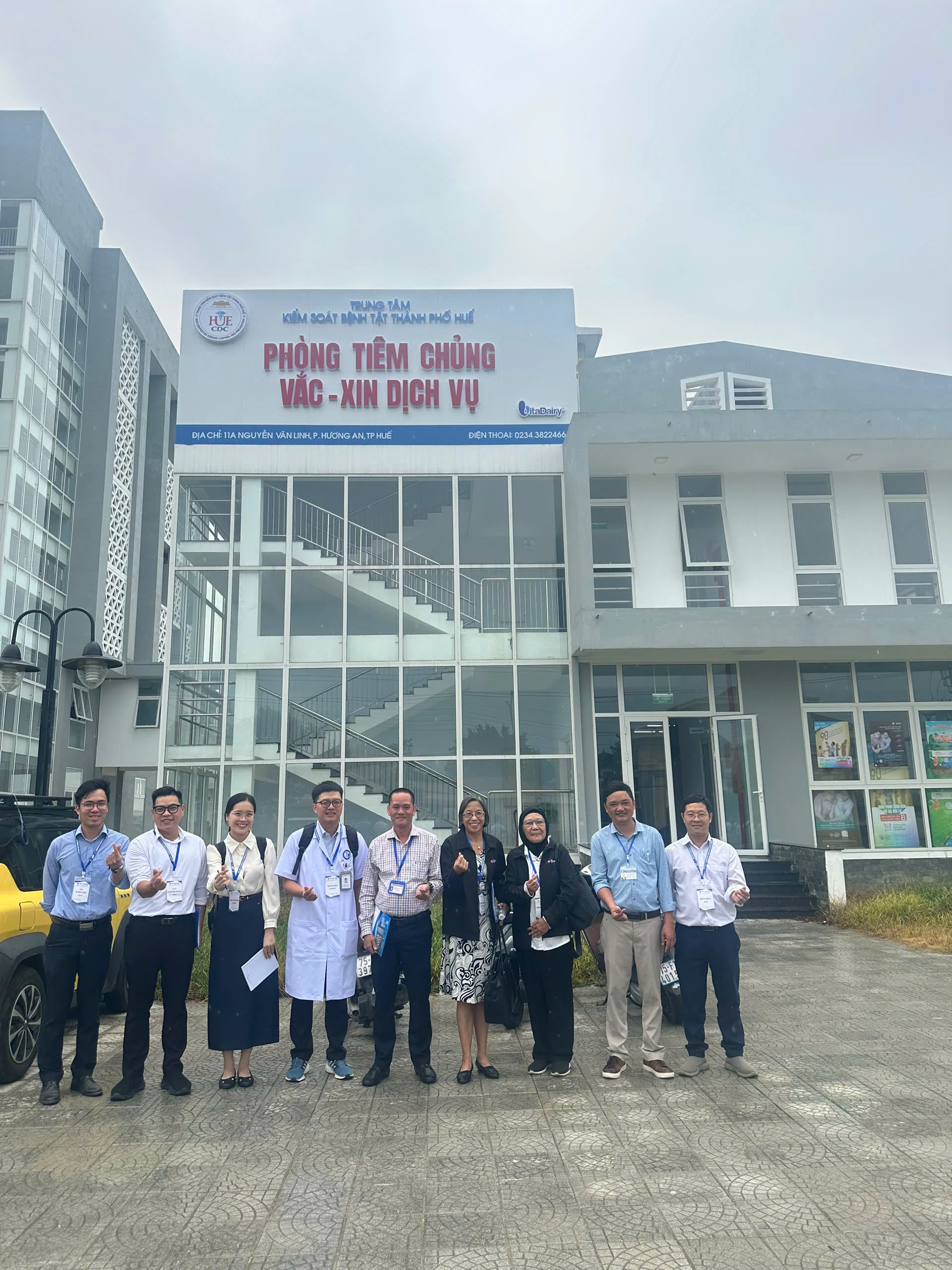 Đoàn chuyên gia AUN-QA làm việc tại Trung tâm Kiểm soát bệnh tật thành phố Huế
