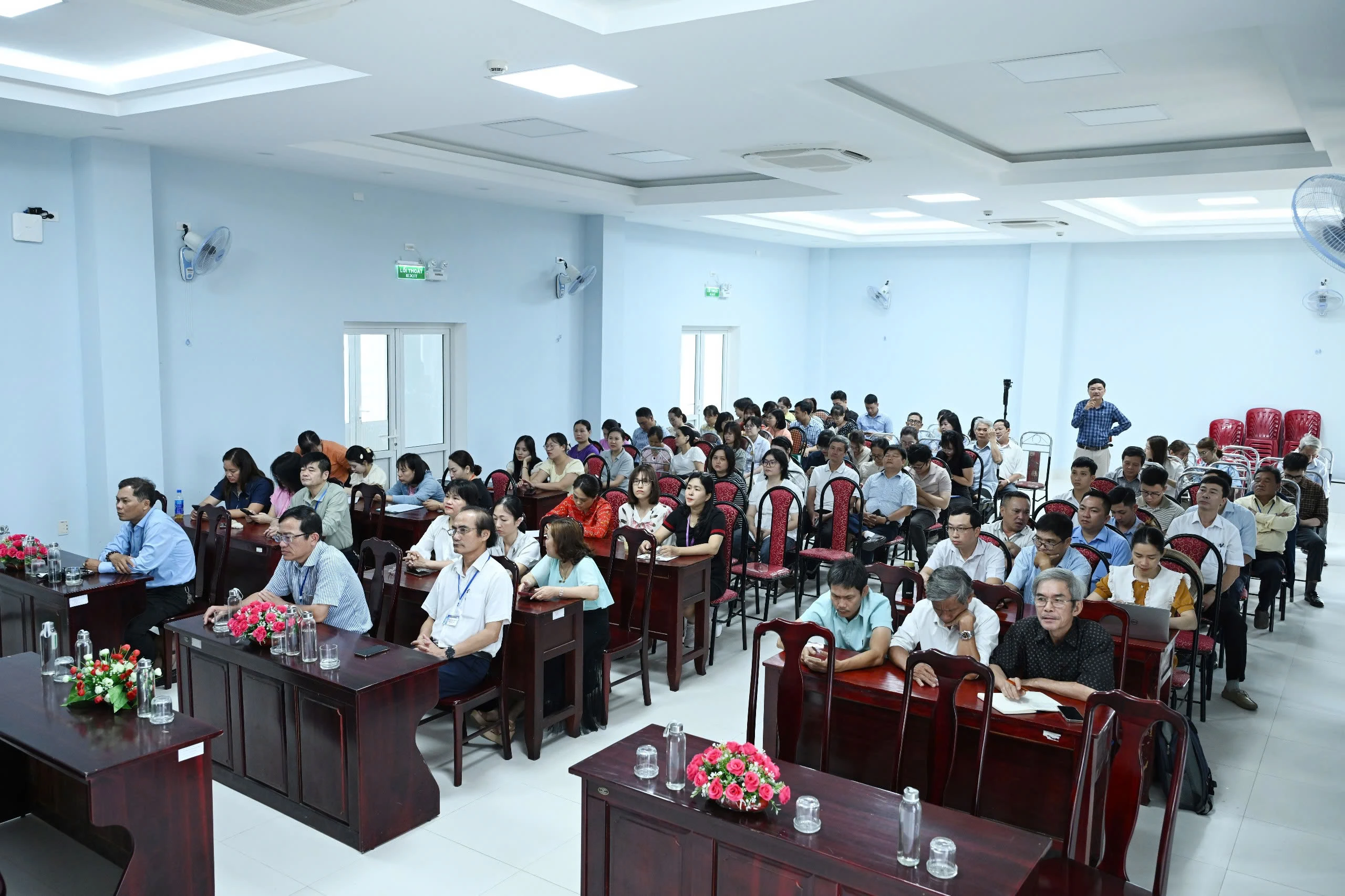 Hội nghị toàn quốc nghiên cứu, học tập, quán triệt và triển khai thực hiện Nghị quyết Hội nghị lần thứ hai Ban Chấp hành Trung ương Đảng khóa XIV.