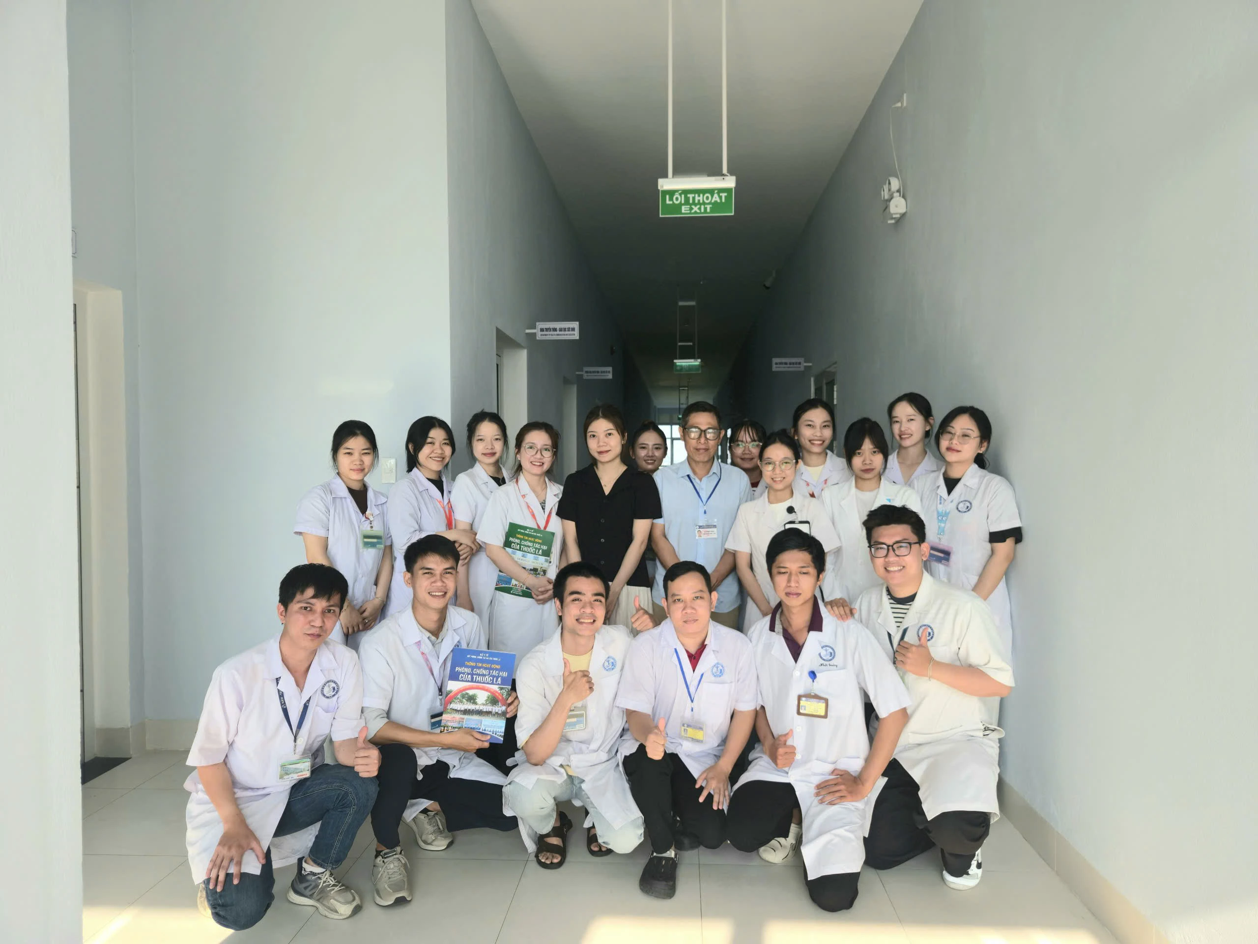 Khoa Truyền thông – Giáo dục sức khỏe hướng dẫn sinh viên thực tập.