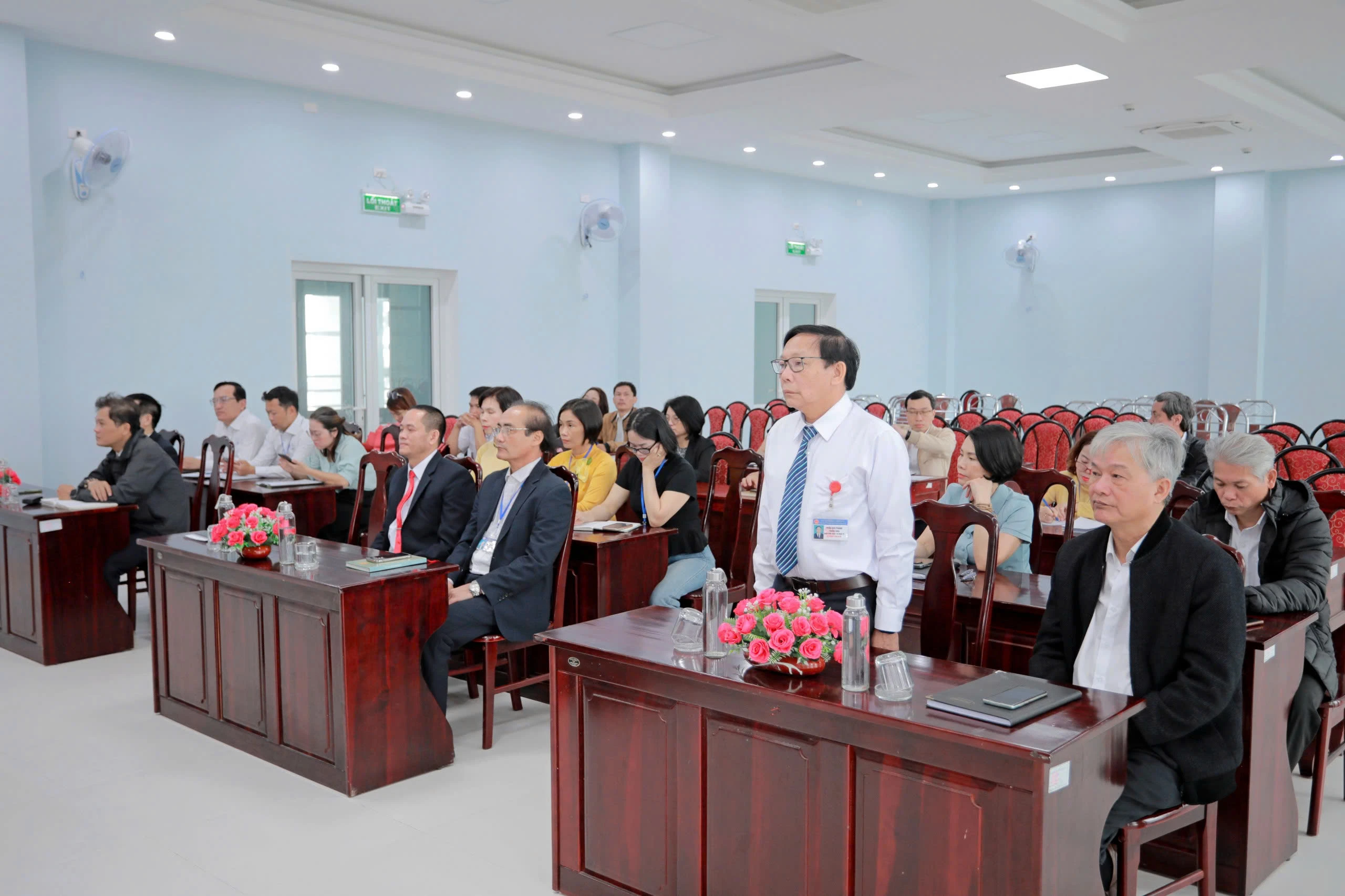 Lễ công bố Quyết định Kéo dài thời gian giữ chức vụ Trưởng khoa Kiểm dịch Y tế Quốc tế thuộc Trung tâm Kiểm soát bệnh tật.