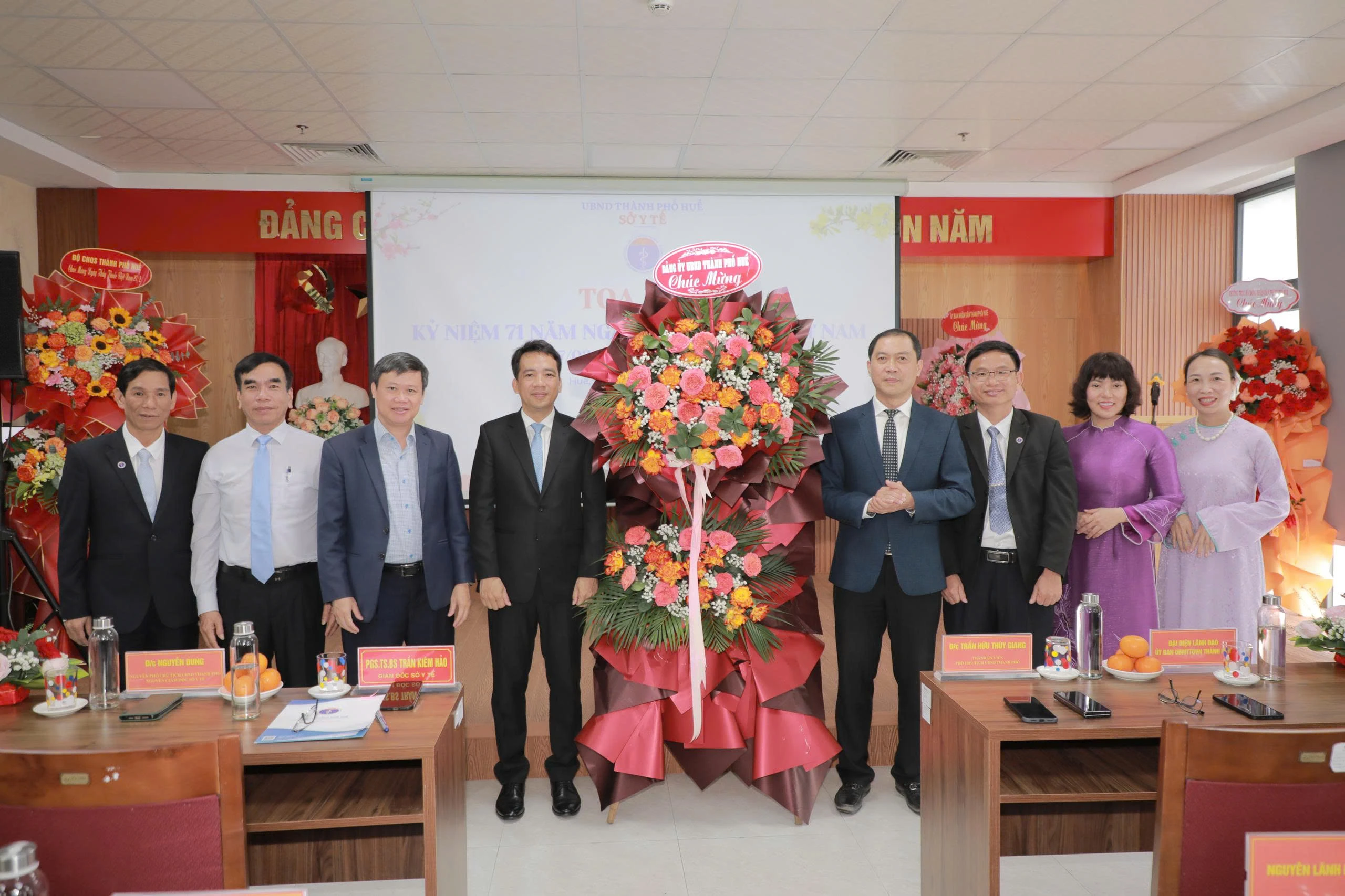 Những kết quả nổi bật của ngành y tế thành phố huế năm 2025