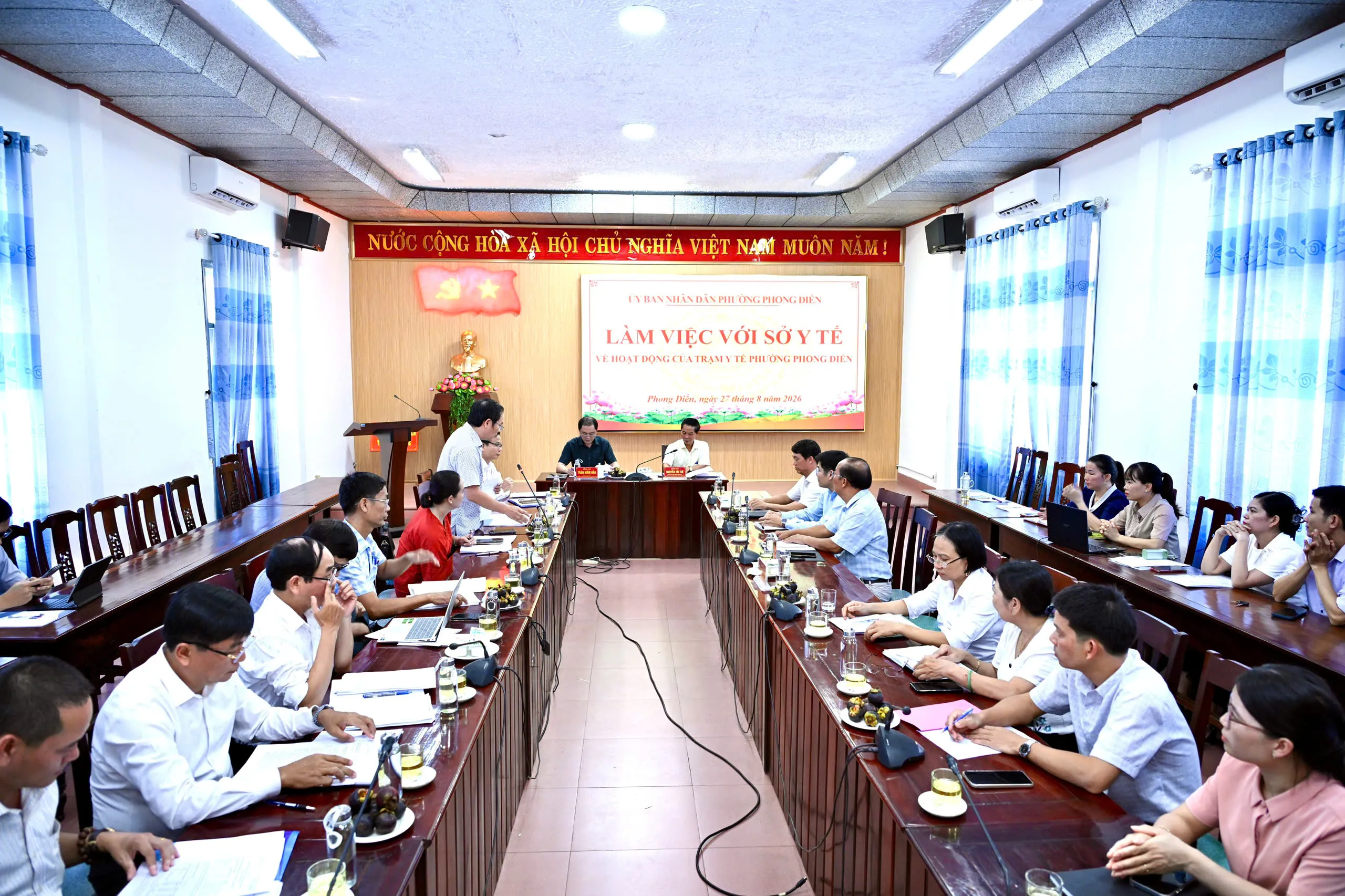 Sở Y tế làm việc với UBND phường Phong Điền về hoạt động của Trạm Y tế phường Phong Điền