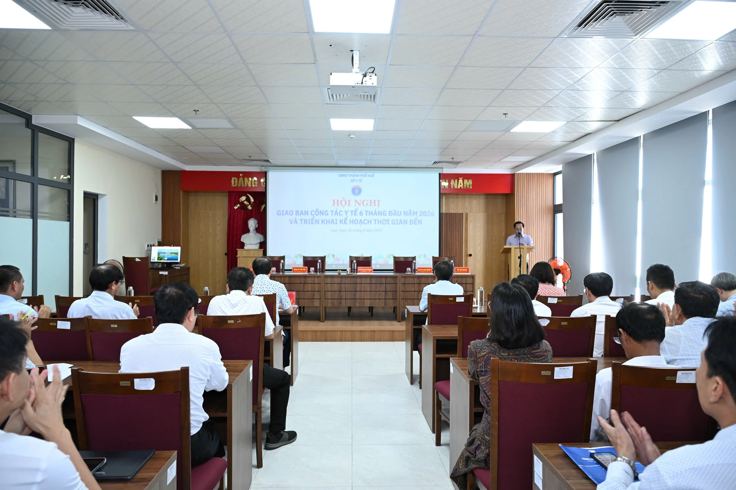 Sở Y tế thành phố Huế giao ban công tác y tế 6 tháng đầu năm 2026