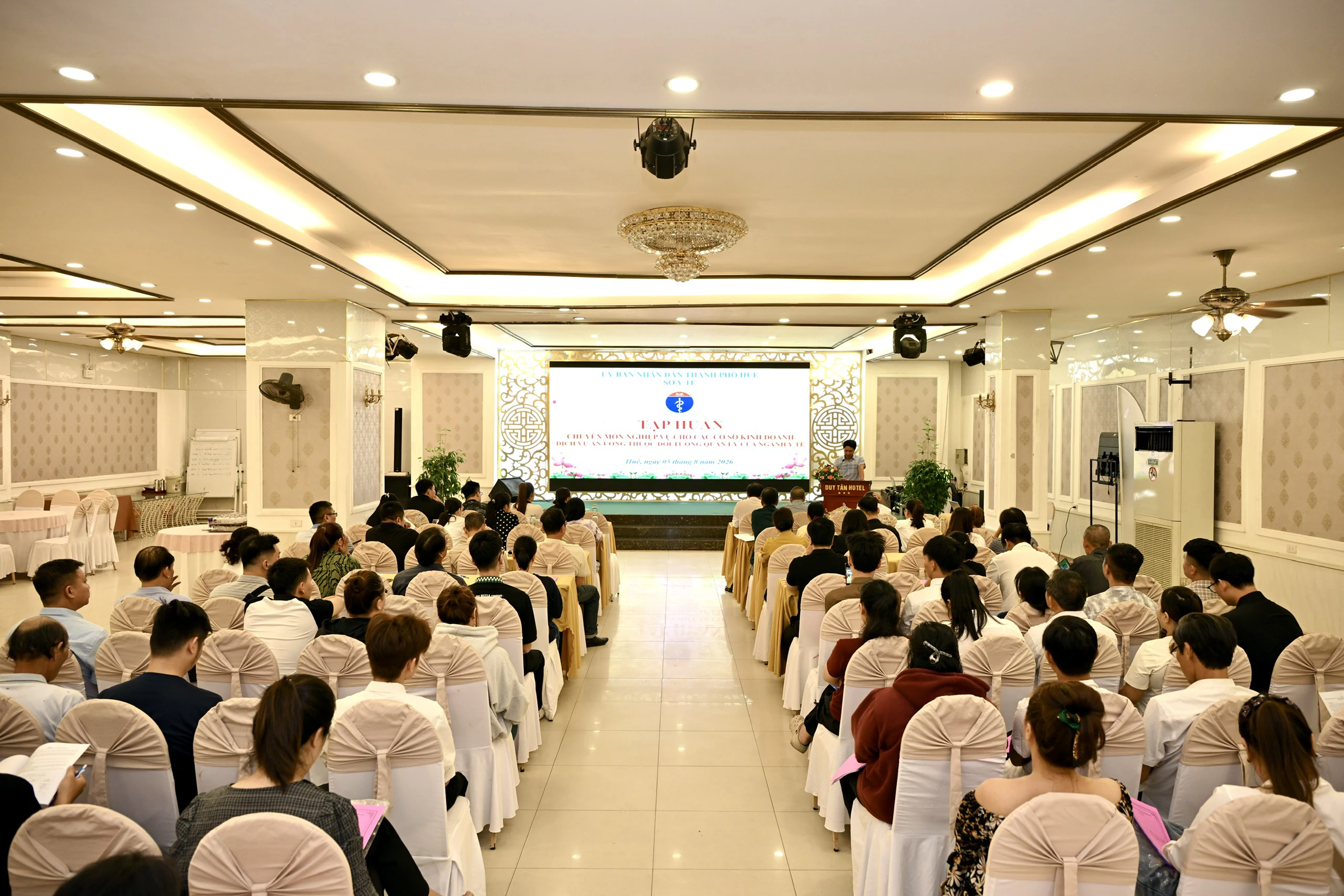 Sở Y tế thành phố Huế tập huấn chuyên môn nghiệp vụ về an toàn thực phẩm cho cơ sở kinh doanh dịch vụ ăn uống