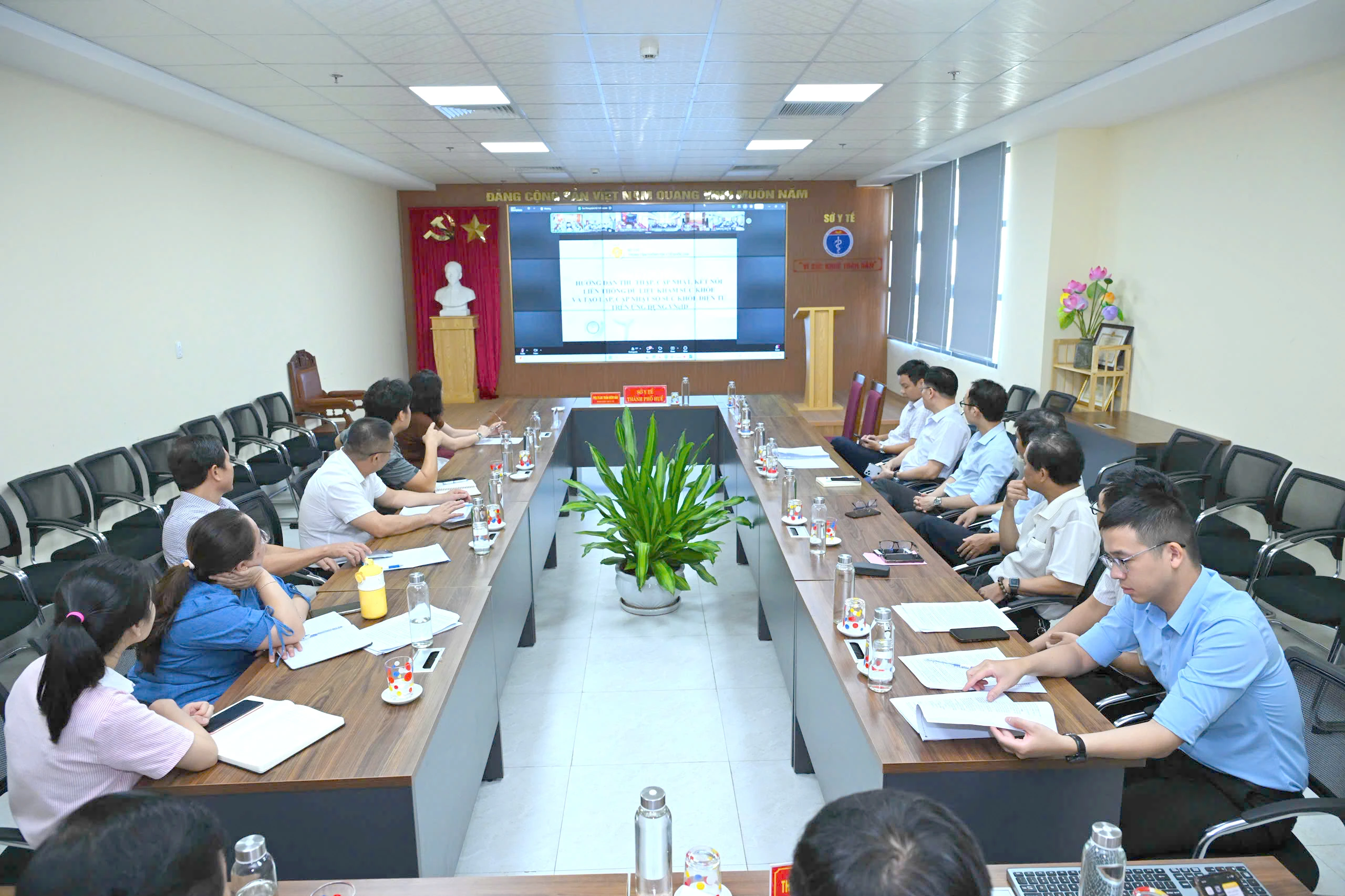 Sở Y tế thành phố Huế tham dự Hội nghị trực tuyến về phổ biến Nghị định số 165/2026/NĐ-CP quy định chi tiết và hướng dẫn thi hành một số điều của Luật Phòng bệnh.