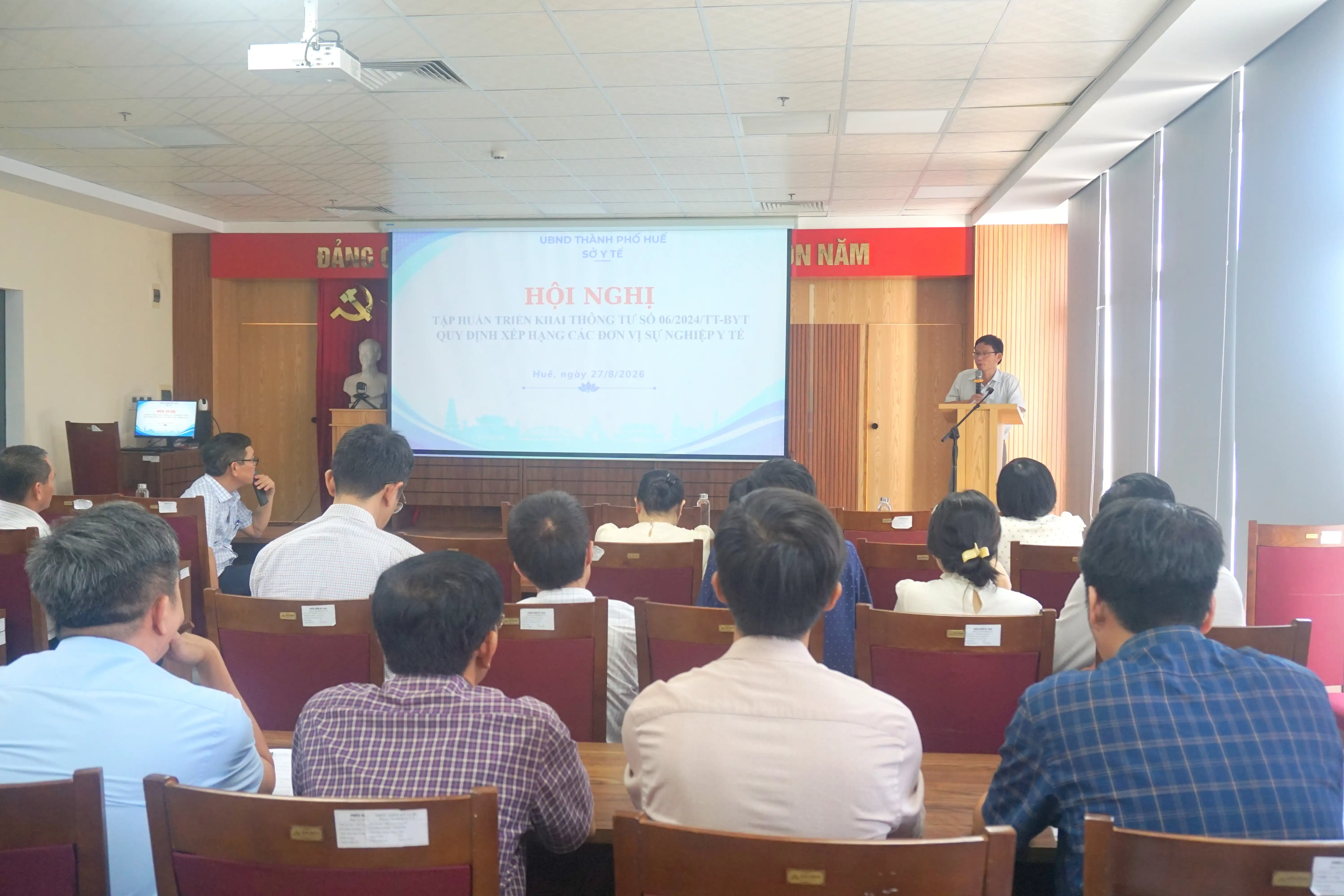 Sở Y tế thành phố Huế tổ chức Hội nghị tập huấn triển khai Thông tư 06/2024/TT-BYT quy định xếp hạng các đơn vị sự nghiệp y tế.