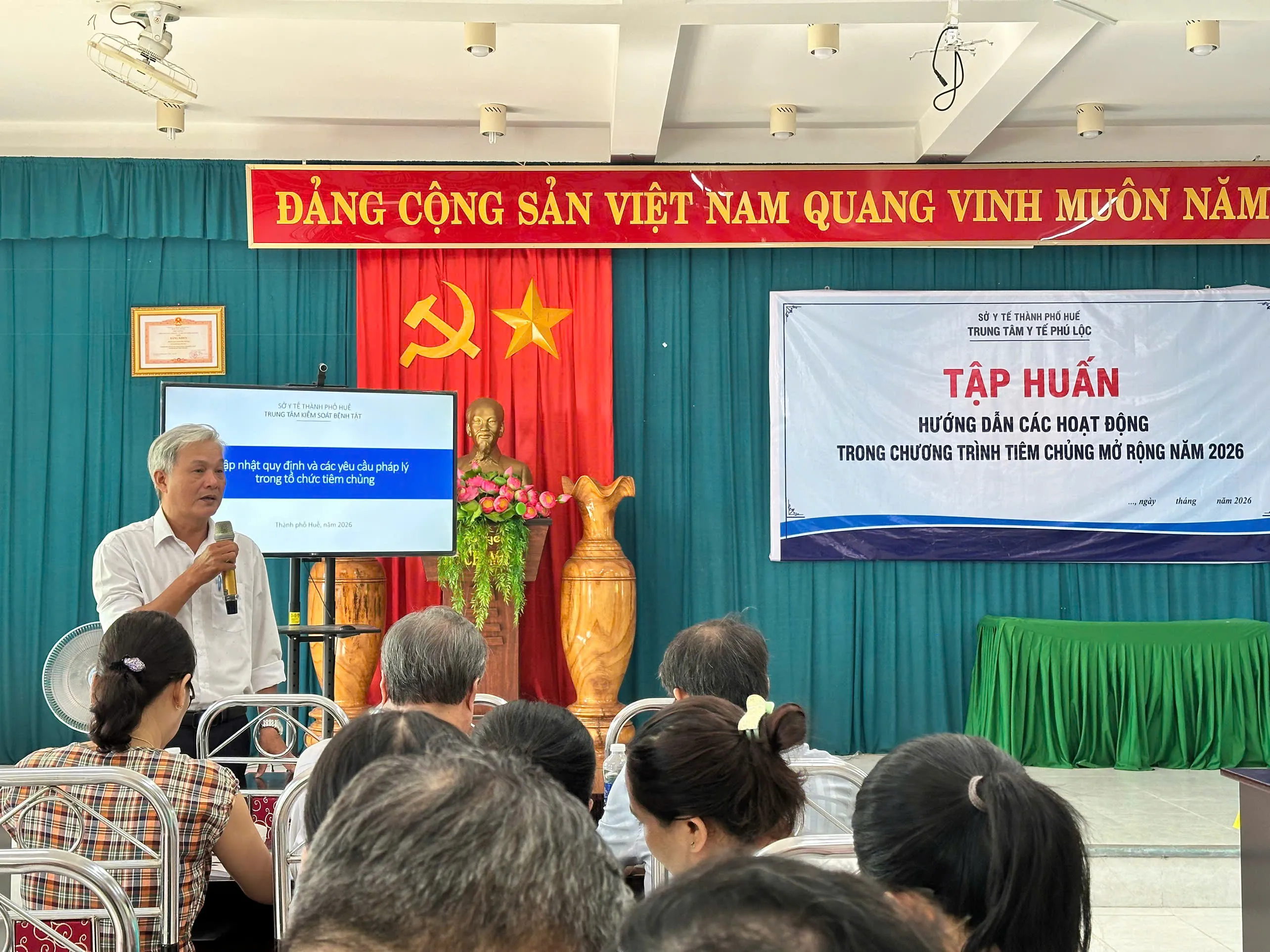 Tập huấn An toàn tiêm chủng cho các cán bộ Y tế tuyến xã, Trung tâm Y tế Phú Lộc (đợt 1).