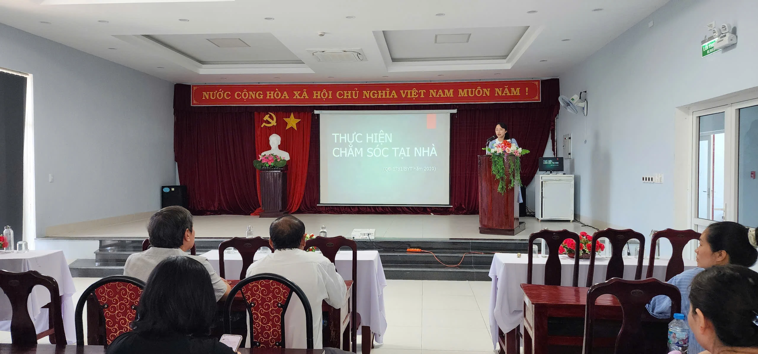 Tập huấn tư vấn, chăm sóc người nhiễm HIV tại cộng đồng