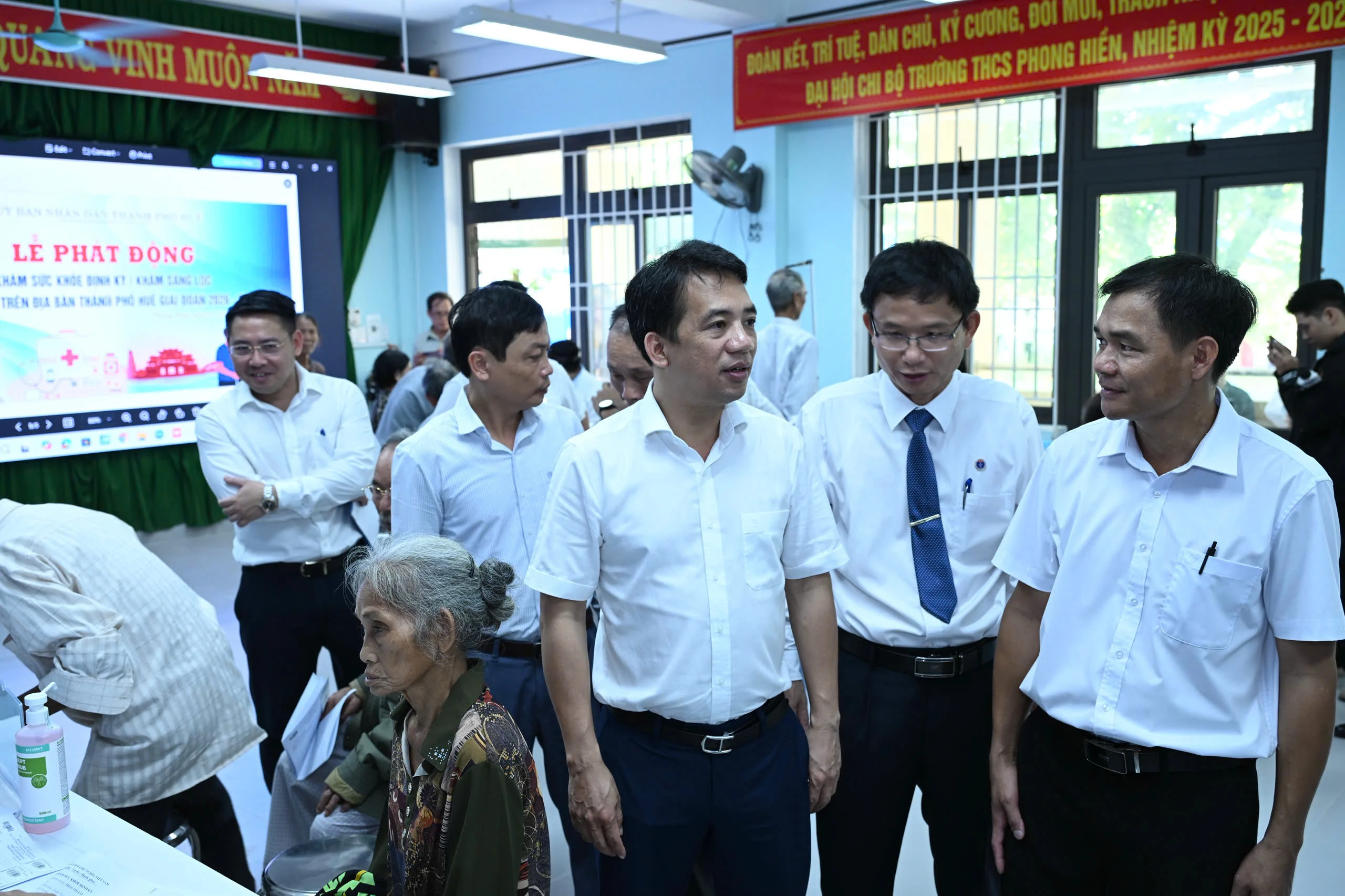 Thành phố Huế: 585.390 người dân được khám sức khỏe định kỳ miễn phí.