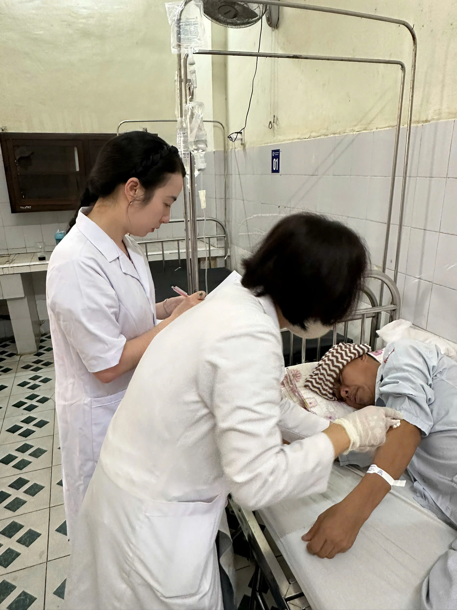 Thành phố Huế kịp thời điều tra, giám sát ca bệnh sốt rét ngoại lai.