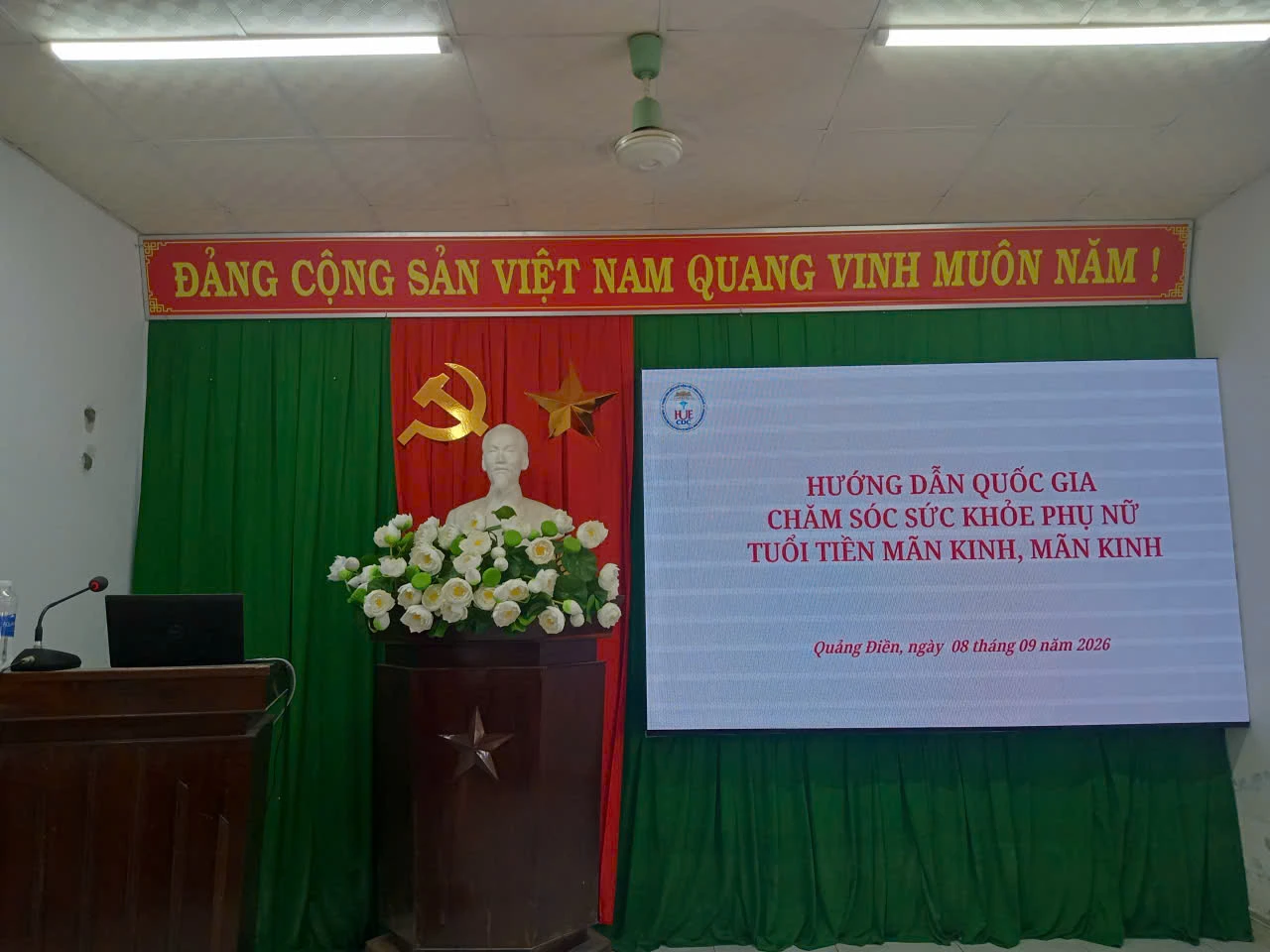 Triển khai tập huấn nội dung về Chăm sóc sức khỏe cho phụ nữ tiền mãn kinh, mãn kinh và Phòng chống ung thư vú - ung thư cổ tử cung tại xã Quảng Điền