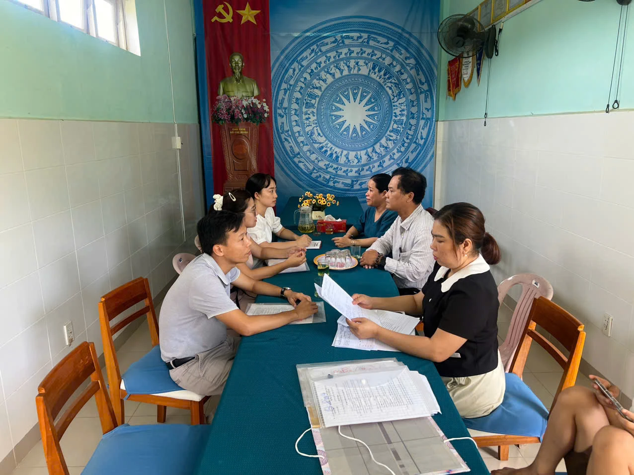 Trung tâm kiểm soát bệnh tật giám sát hoạt động phòng, chống HIV/AIDS tại xã Khe Tre