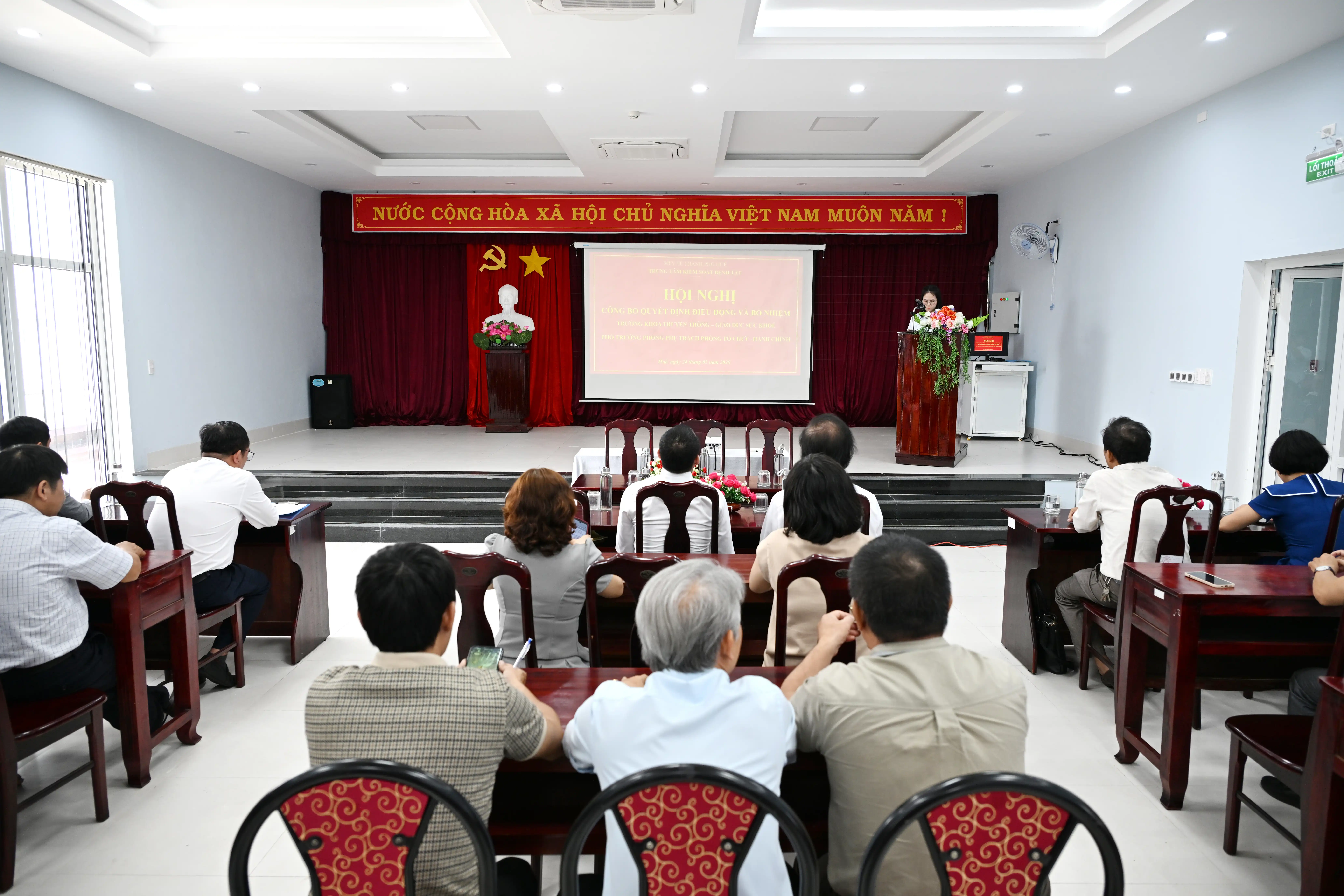 Trung tâm Kiểm soát bệnh tật thành phố Huế công bố quyết định điều động, bổ nhiệm cán bộ quản lý