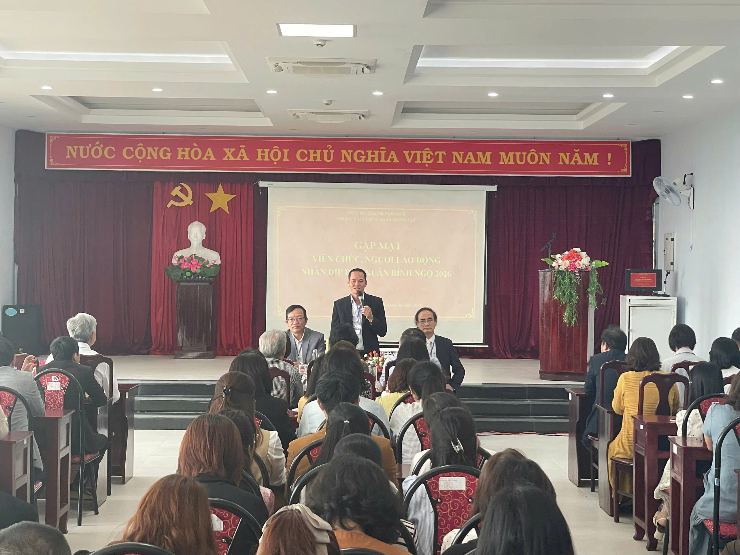 Trung tâm Kiểm soát bệnh tật thành phố Huế gặp mặt đầu xuân Bính Ngọ 2026