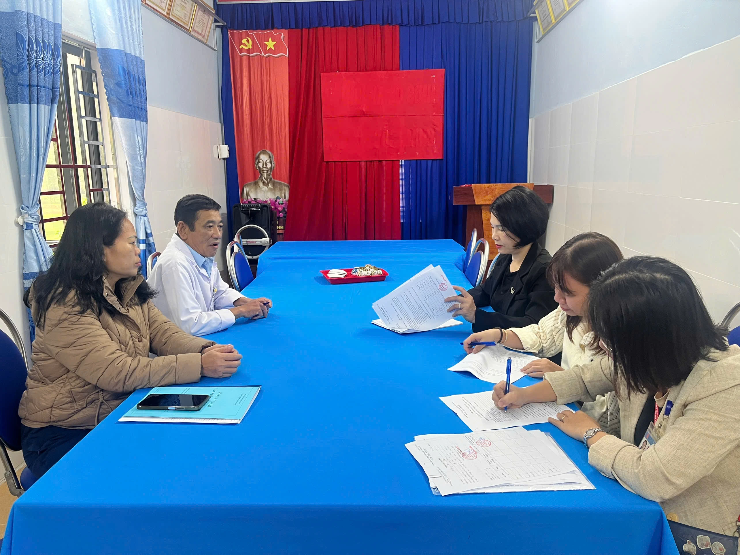 Trung tâm Kiểm soát bệnh tật Thành phố Huế giám sát chuyên môn kỹ thuật các xã triển khai chương trình MTQG phát triển KTXH vùng đồng bào DTTSMN