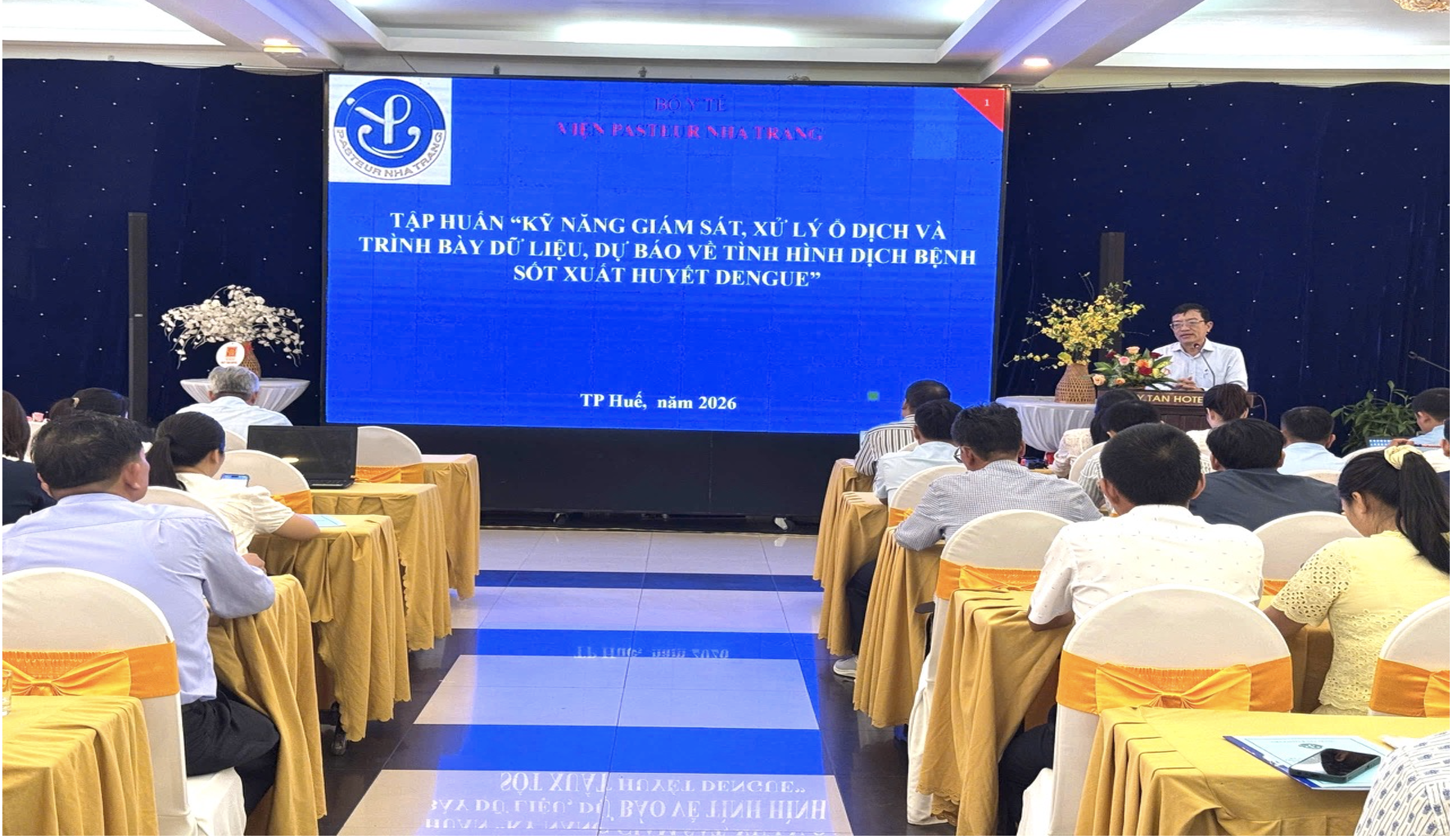 Trung tâm Kiểm soát bệnh tật thành phố Huế phối hợp Viện Pasteur Nha Trang tập huấn “ Kỹ năng giám sát, xử lý ổ dịch và trình bày dữ liệu, dự báo về tình hình dịch bệnh Sốt xuất huyết dengue” cho các Trạm Y tế xã, phường trên địa bàn thành phố Huế.