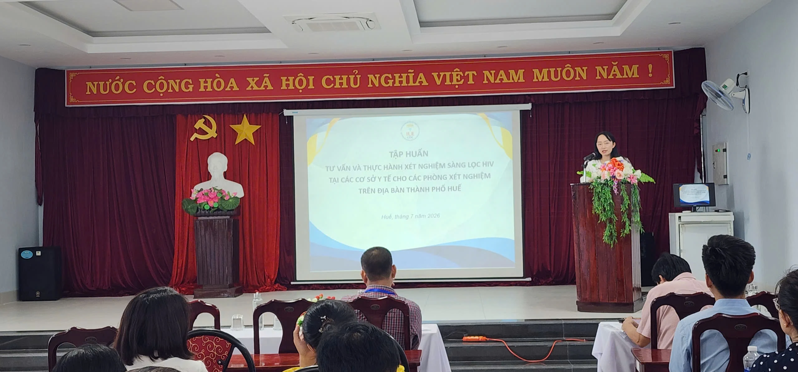 Trung tâm Kiểm soát bệnh tật thành phố Huế tổ chức tập huấn tư vấn và thực hành xét nghiệm sàng lọc HIV cho các cơ sở y tế