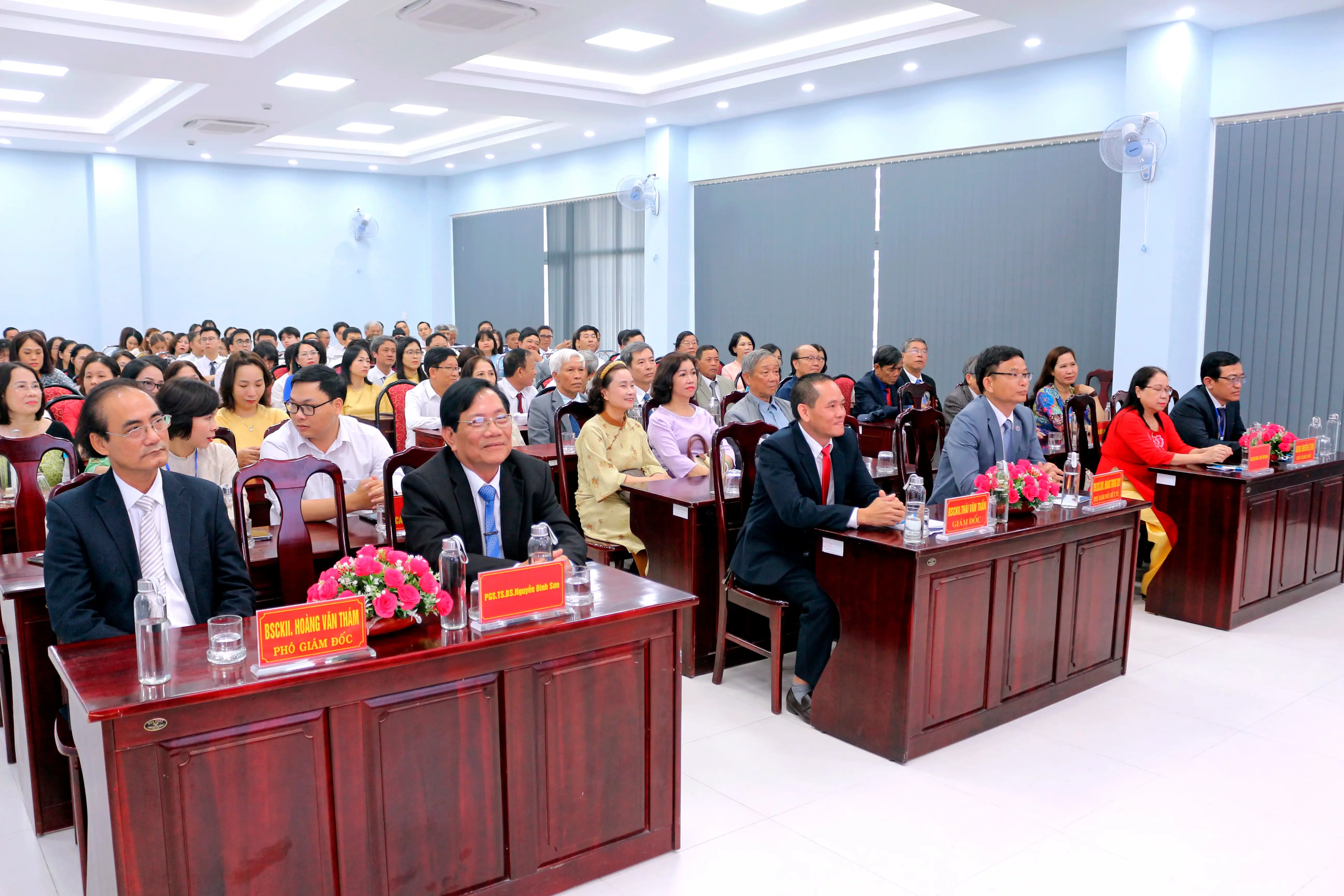 Trung tâm Kiểm soát bệnh tật thành phố Huế tổ chức tọa đàm kỷ niệm 71 năm Ngày Thầy thuốc Việt Nam (27/02/1955-27/02/2026).