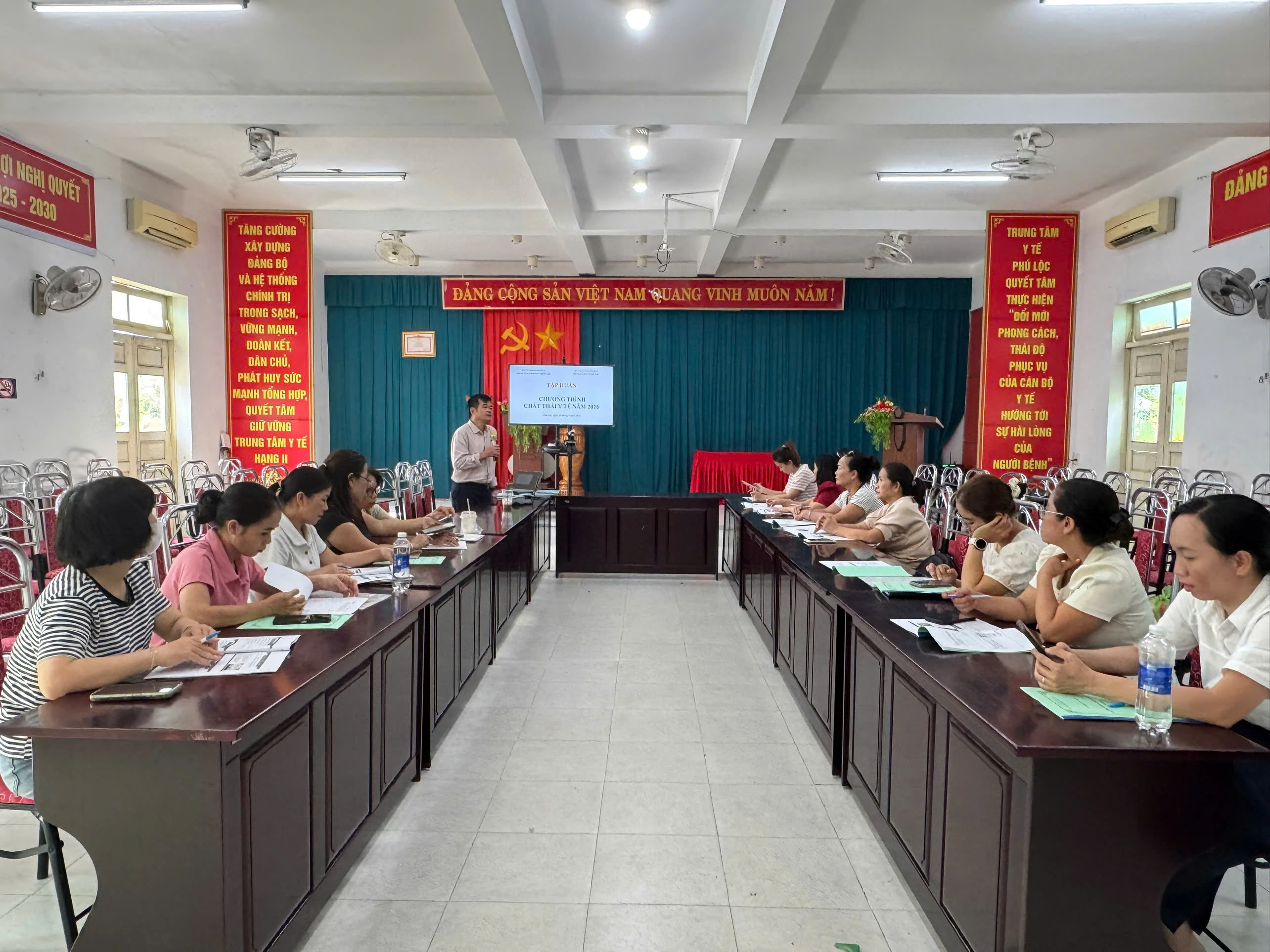 Trung tâm kiểm soát bệnh tật tổ chức tập huấn "Quản lý chất thải y tế" tại Phú Lộc