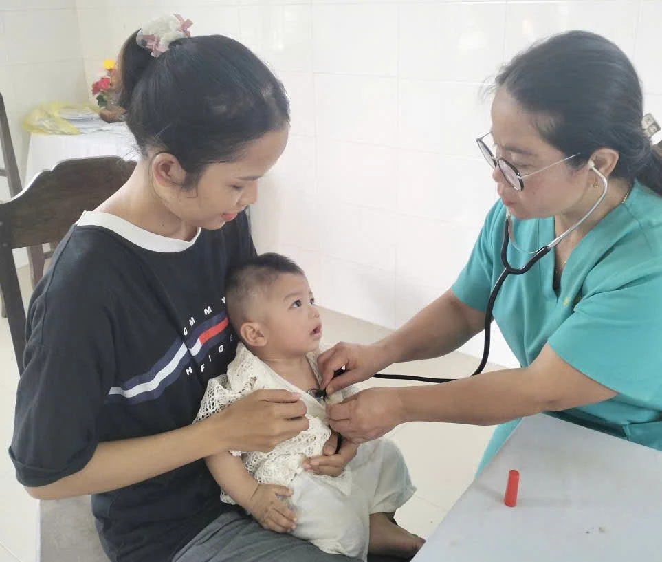 Trung tâm KSBT thành phố Huế giám sát triển khai Chương trình mục tiêu quốc gia tại Trạm Y tế xã Khe Tre