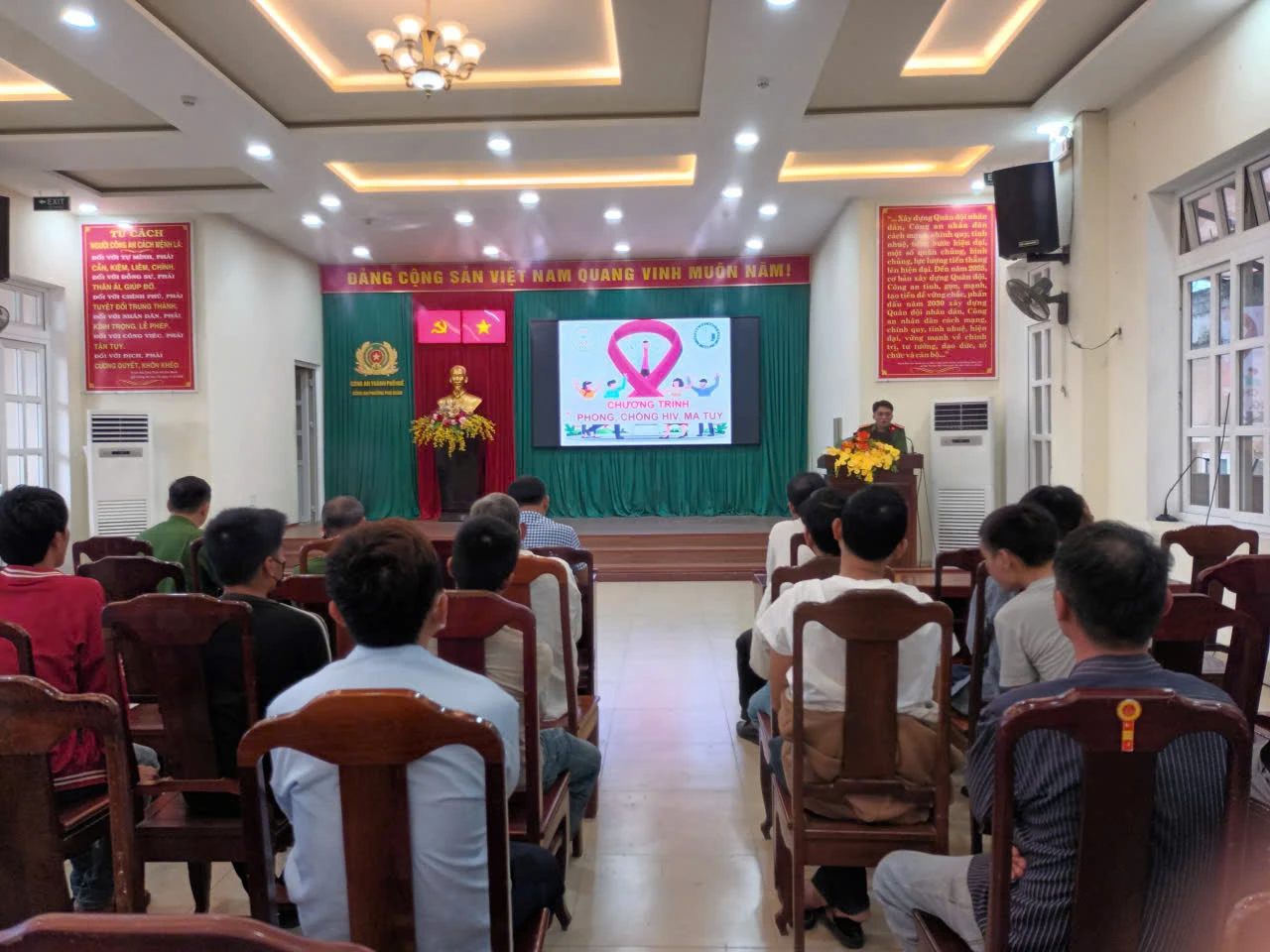 Truyền thông, tư vấn xét nghiệm HIV cho người nghiện chích ma túy tại phường Phú Xuân