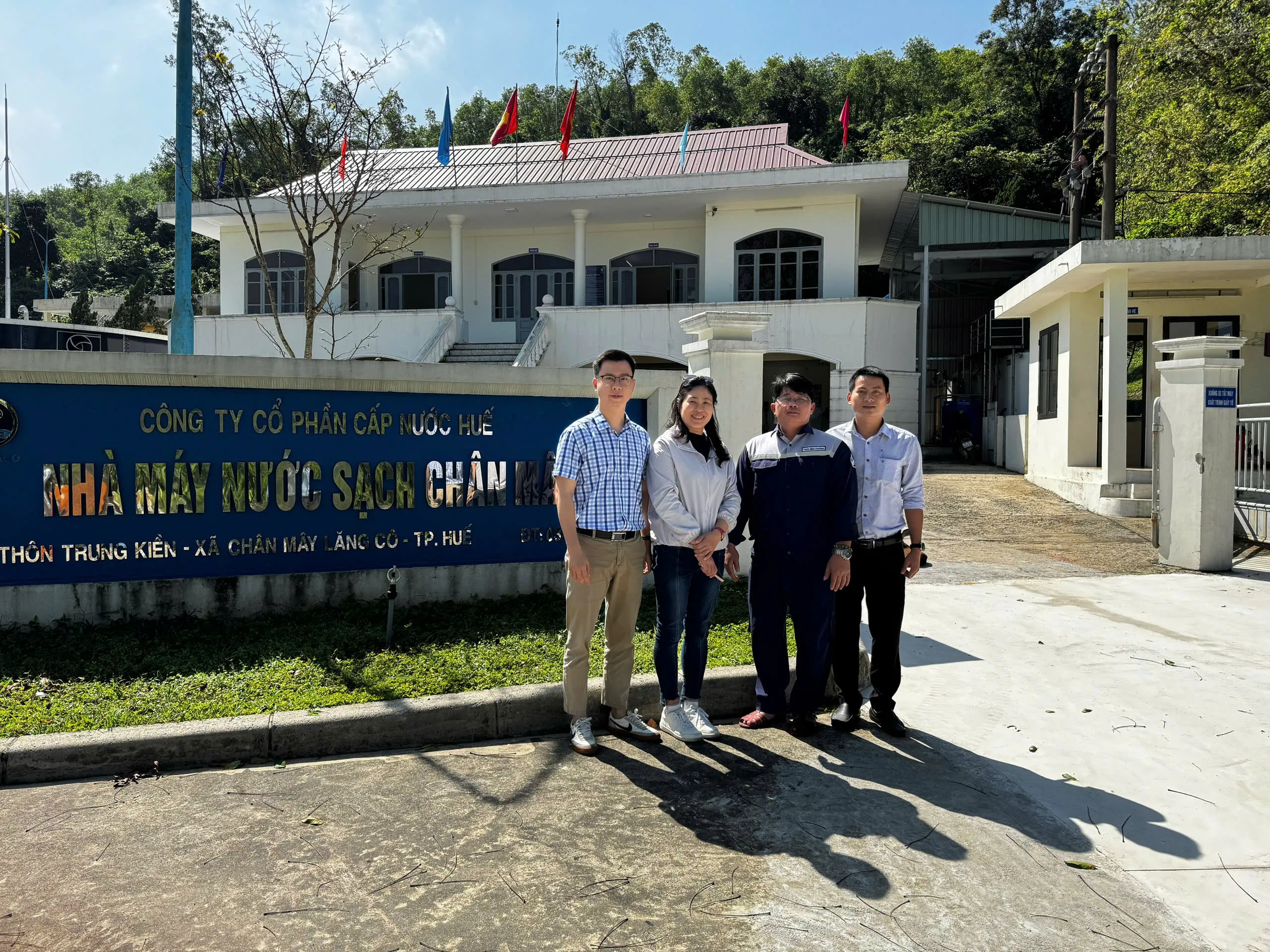 TTKSBT kiểm tra, giám sát chất lượng nước sạch tại các nhà máy trên địa bàn thành phố.